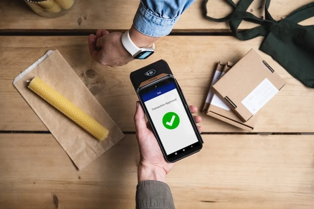Payment transaction using Apple Watch and DX8000 card terminal